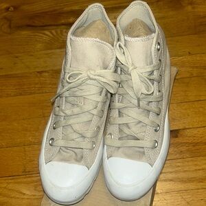 CONVERSE Beige and white sneakers only $40 size 6